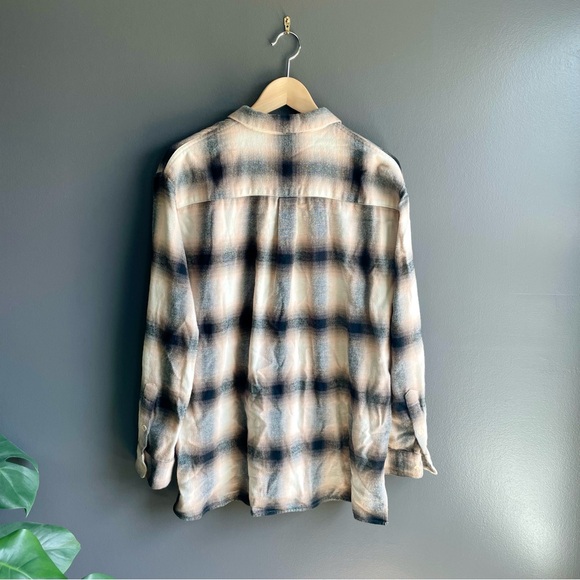 Madewell Women Oversized Flannel in Gray Cream and Light Pink Size Medium - Picture 2 of 5